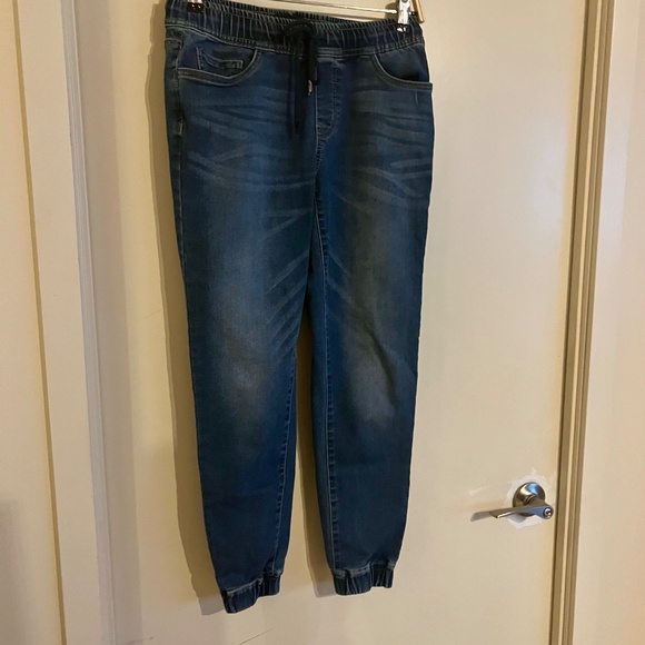 Jogging Style Jeans - Picture 2 of 6